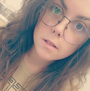 Meet your Posher, Joann